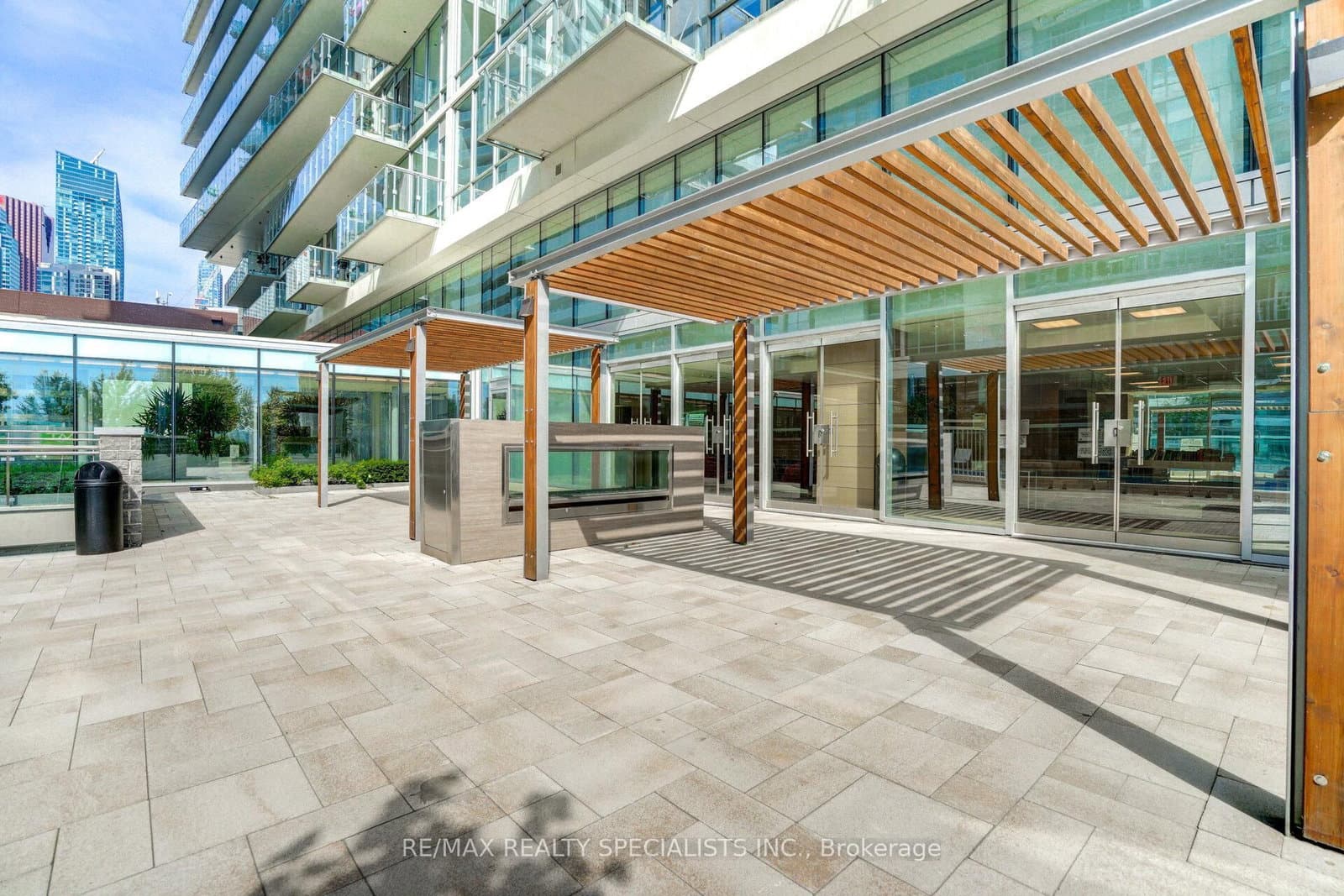 29 Queens Quay E, Unit 1118 thumbnail 29