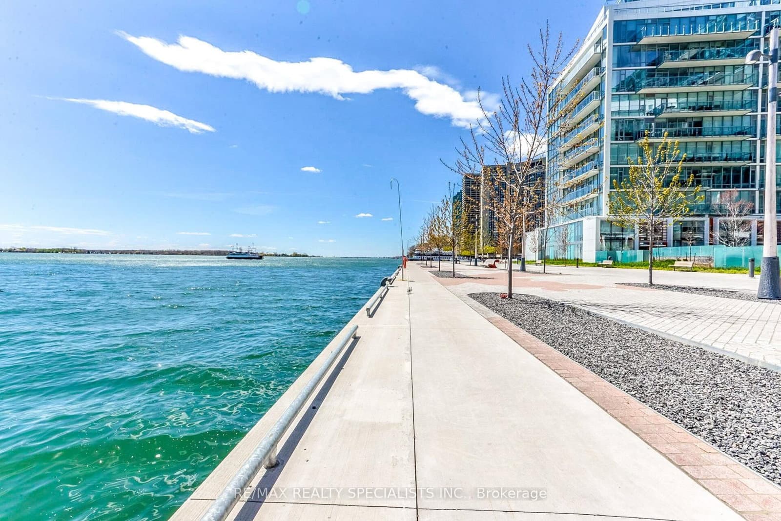 29 Queens Quay E, Unit 1118 thumbnail 40