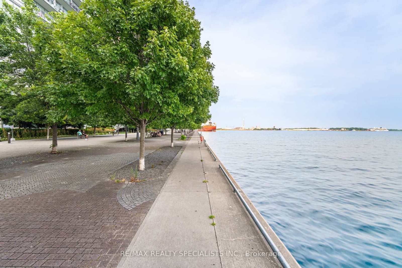 29 Queens Quay E, Unit 1118 thumbnail 42