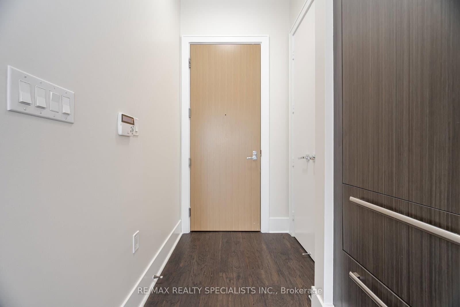 29 Queens Quay E, Unit 1118 thumbnail 5
