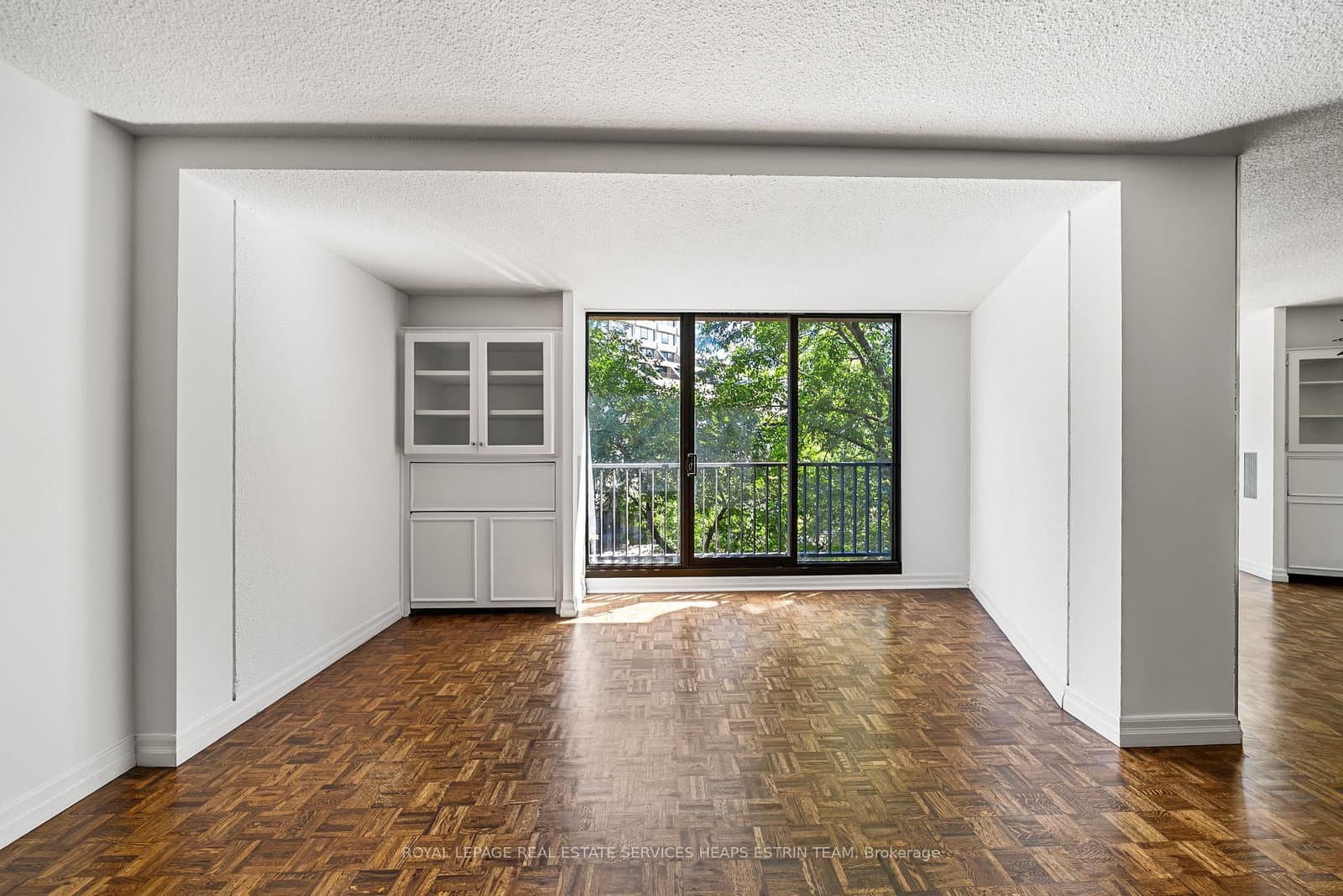 33 Harbour Square, Unit #411 thumbnail 9