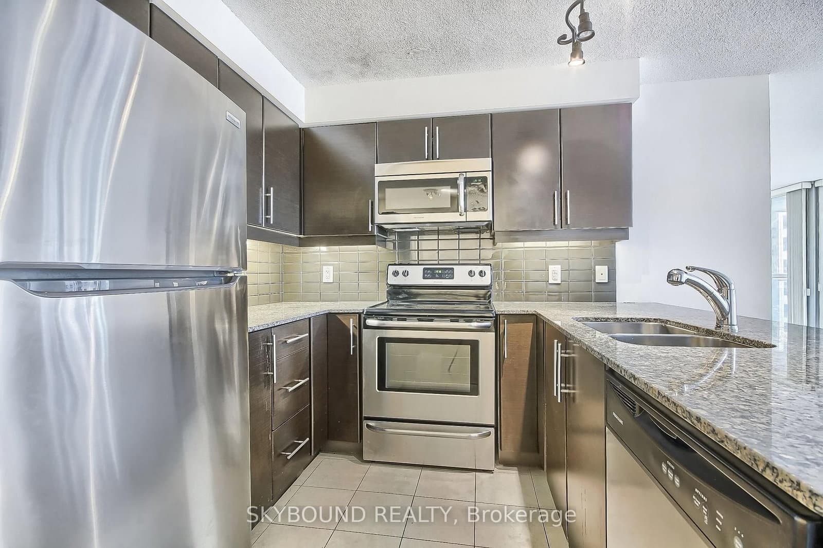 33 Bay Street, Unit 712 thumbnail 12