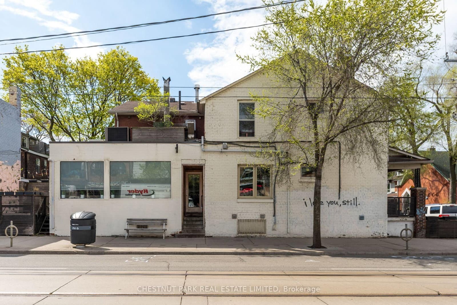 923 Dundas Street W - Image 1