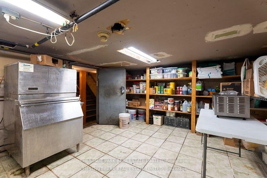 923 Dundas Street W thumbnail 11