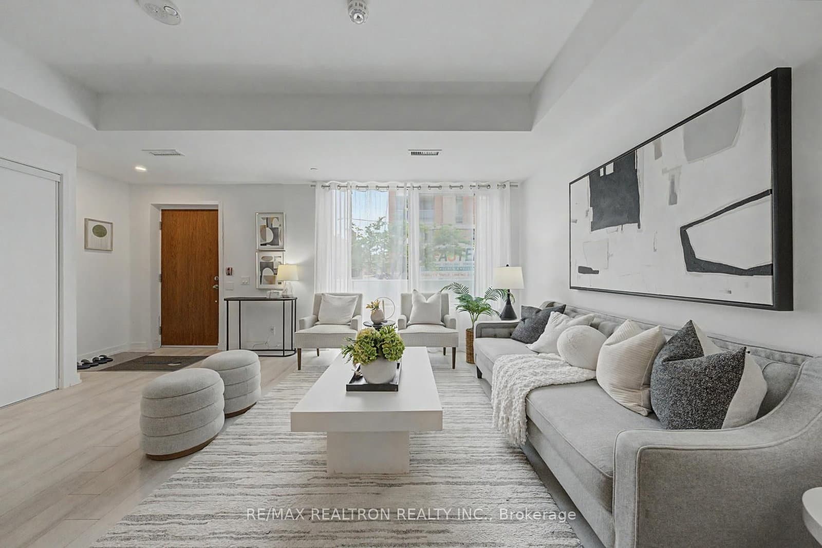 33 Helendale Avenue, Unit 102 thumbnail 15