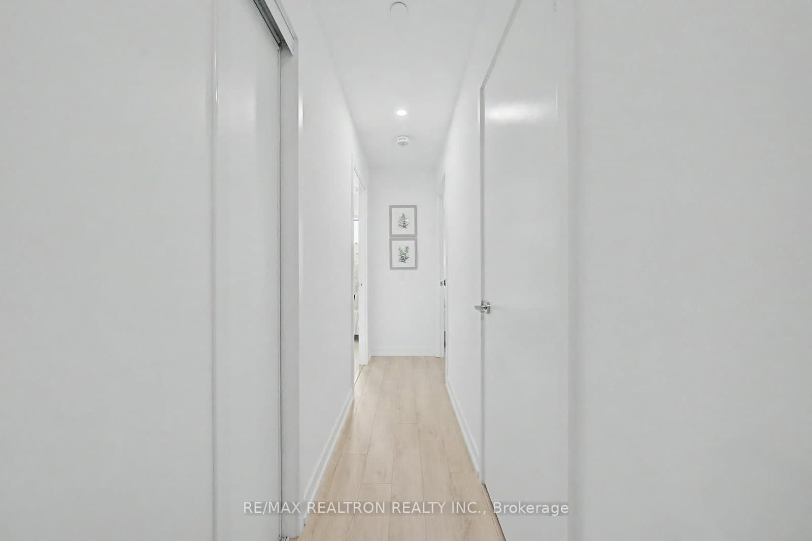 33 Helendale Avenue, Unit 102 thumbnail 25