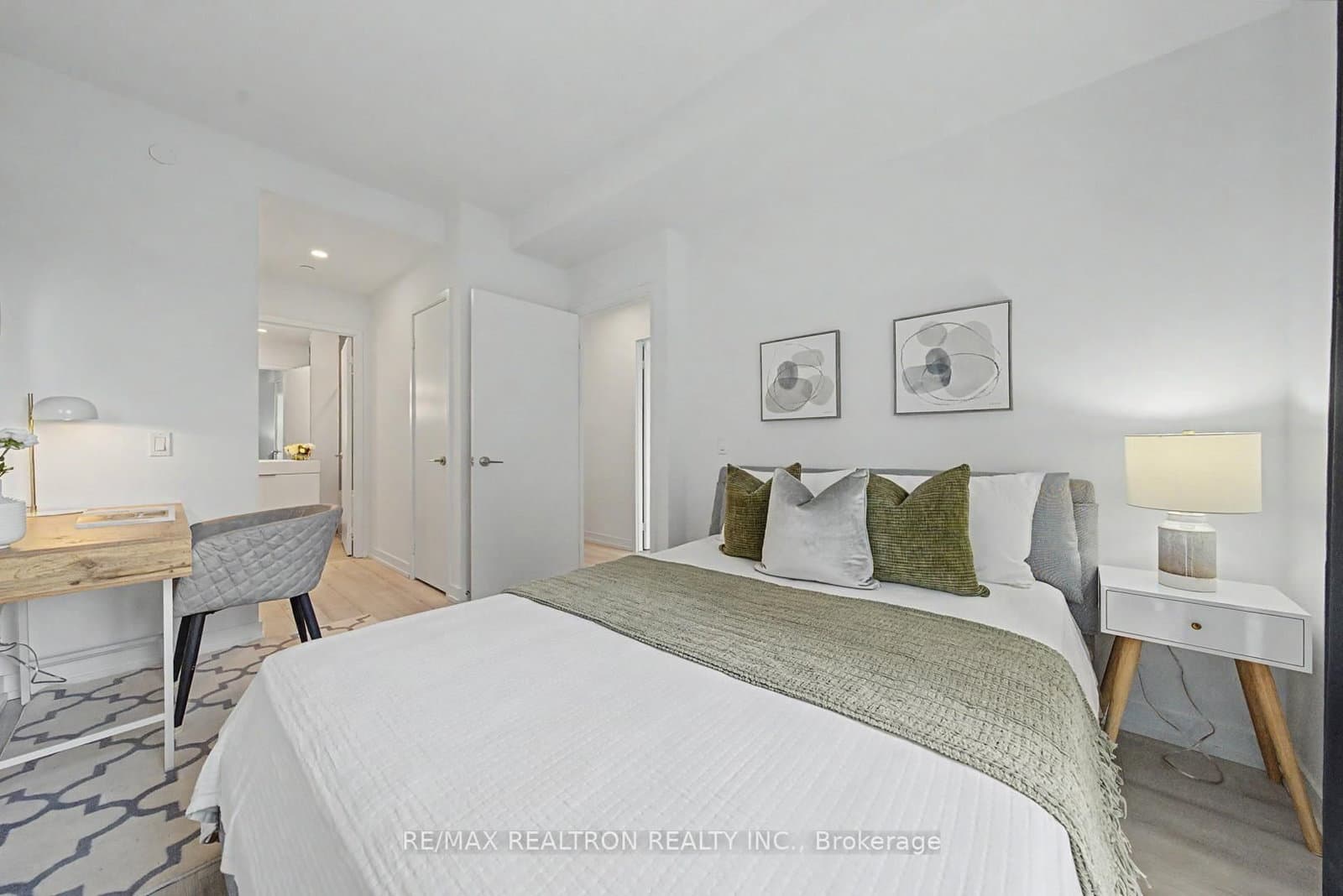 33 Helendale Avenue, Unit 102 thumbnail 28