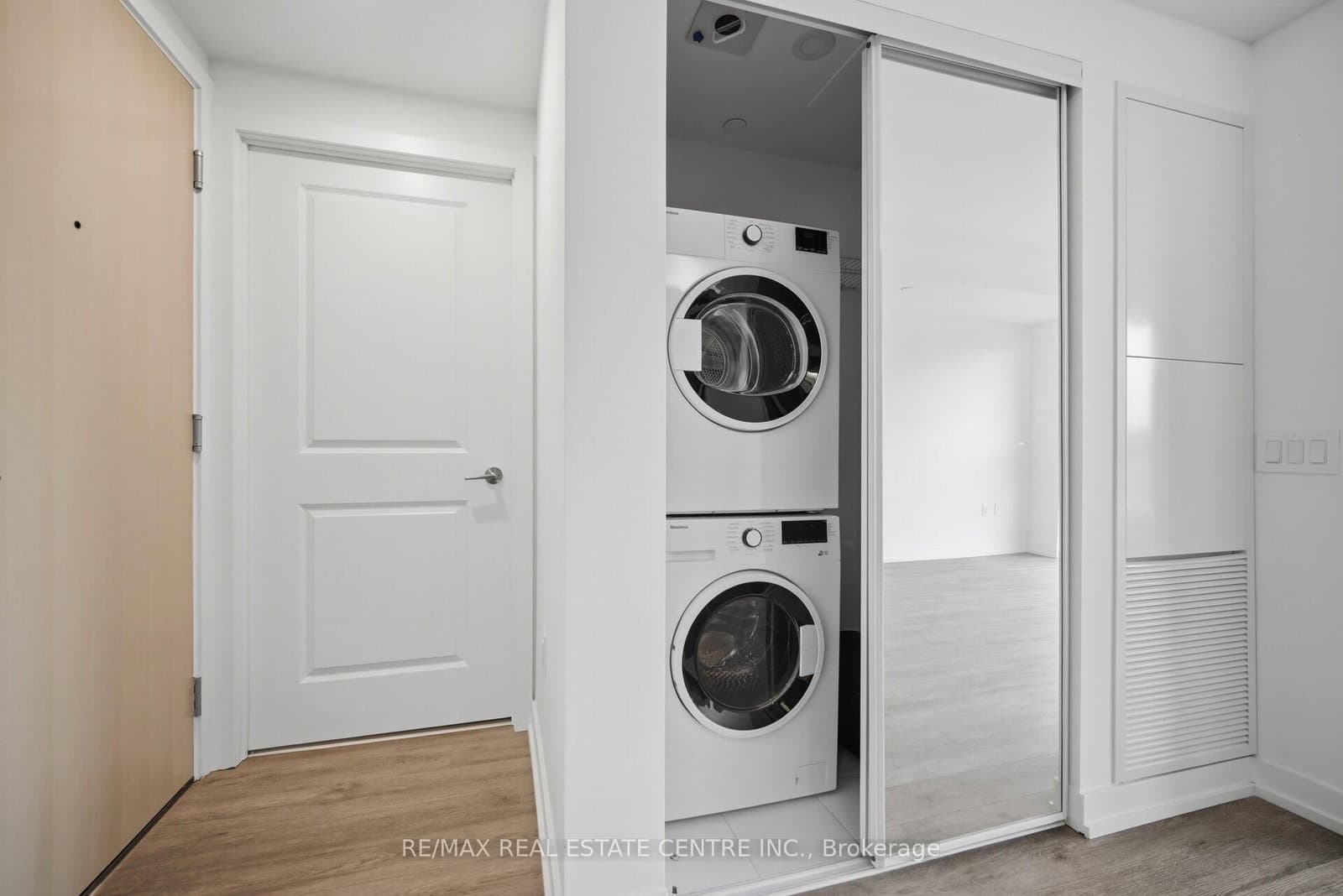 395 Bloor Street E, Unit 2503 thumbnail 14