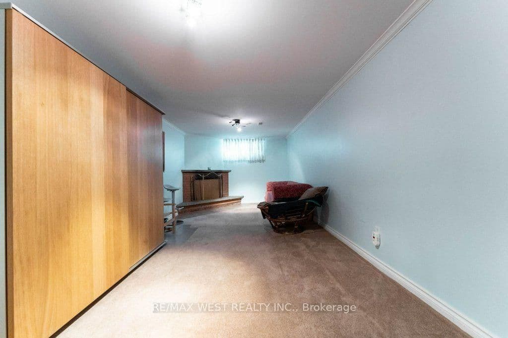 2 Robinter Drive thumbnail 30
