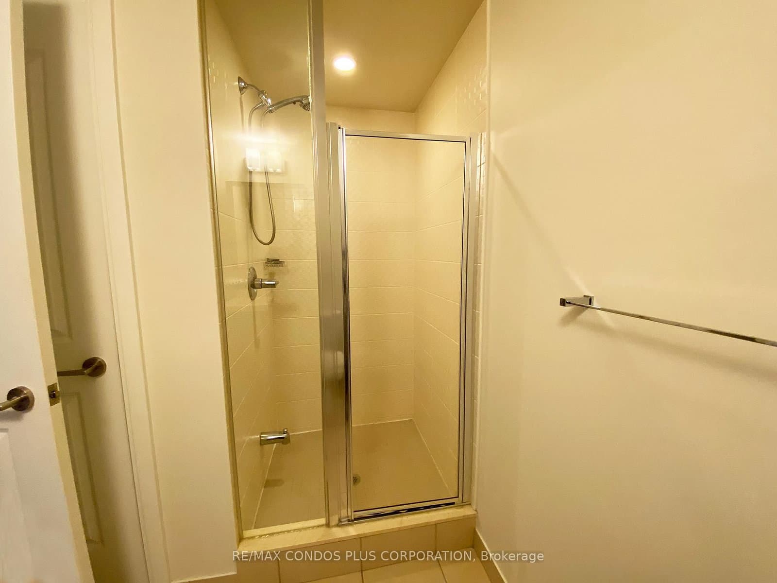 560 Front Street W, Unit 325 thumbnail 16