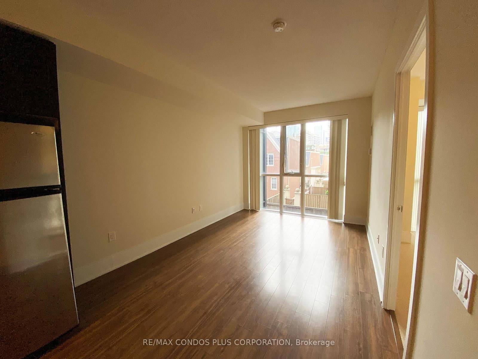 560 Front Street W, Unit 325 thumbnail 8