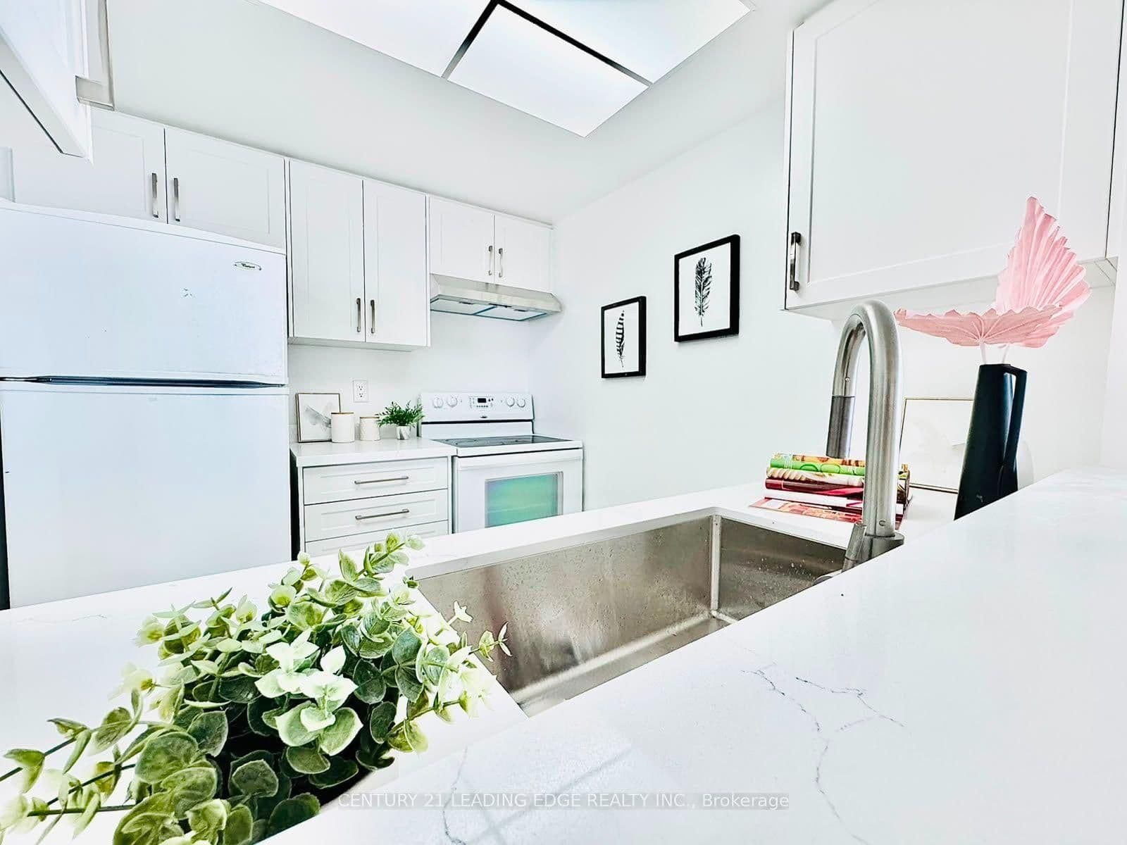 7 Concorde Place, Unit 1710 thumbnail 12