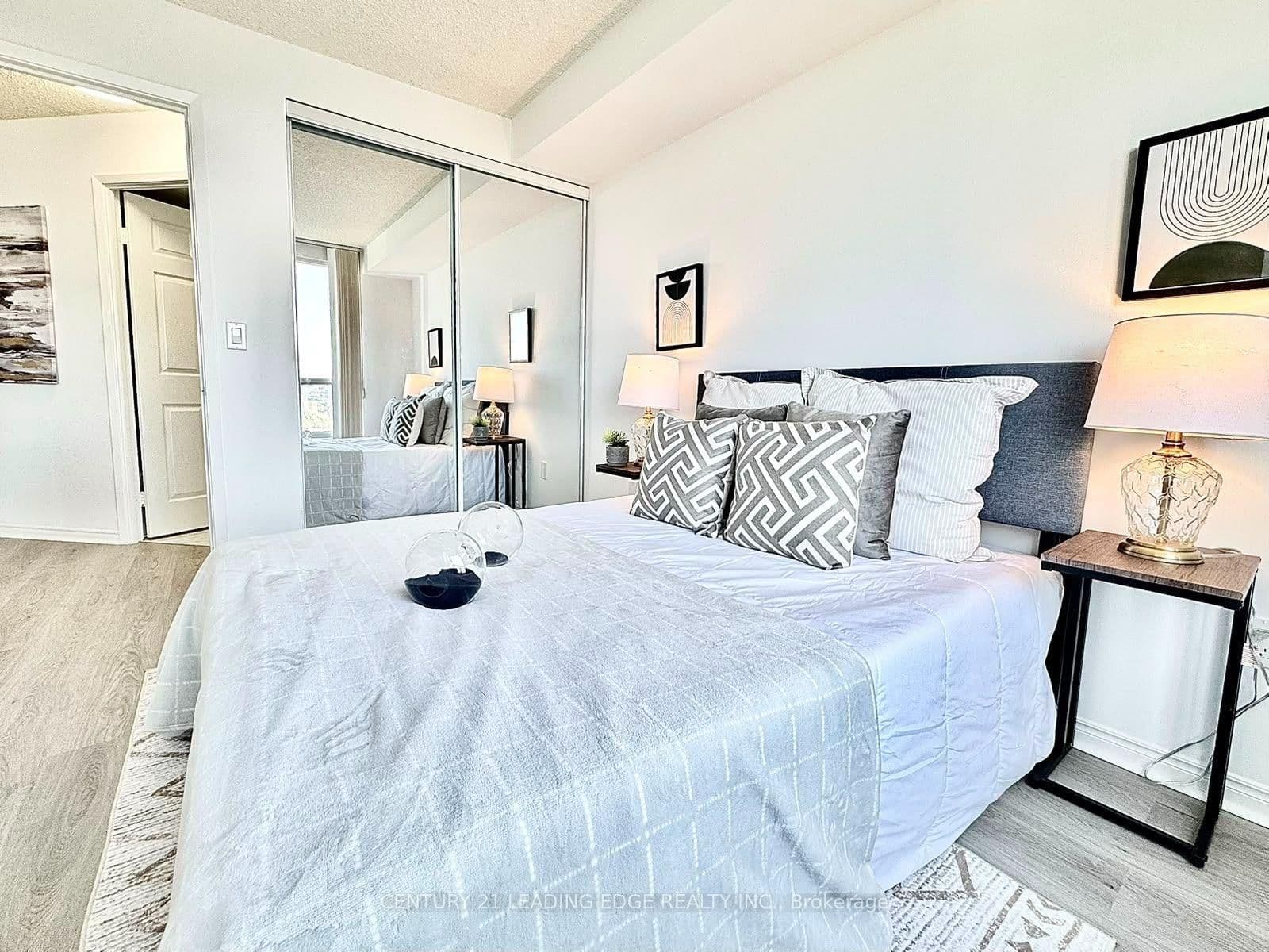 7 Concorde Place, Unit 1710 thumbnail 15