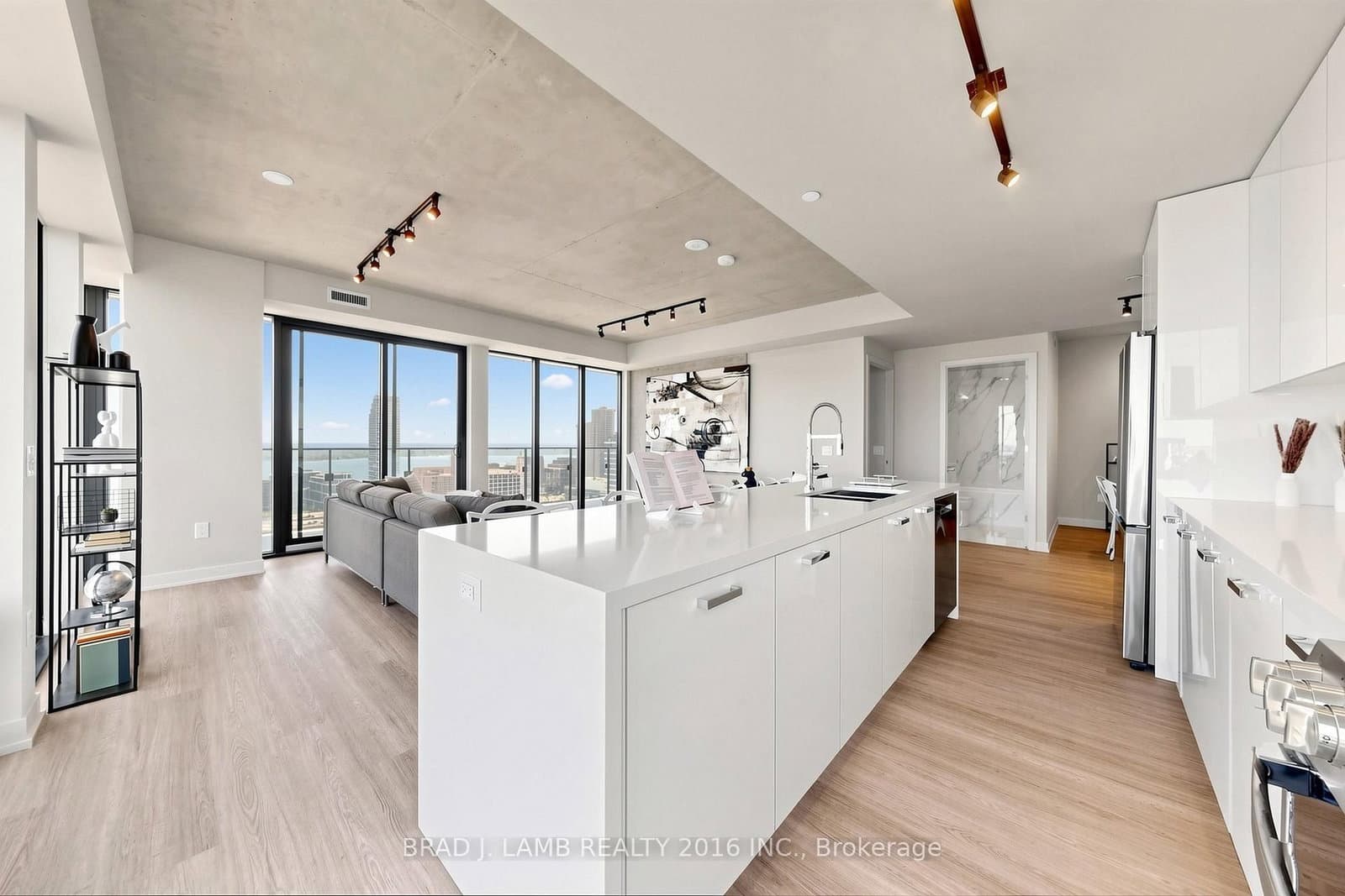 284 King Street E, Unit 2901 thumbnail 12