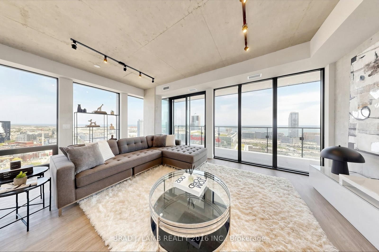 284 King Street E, Unit 2901 thumbnail 2