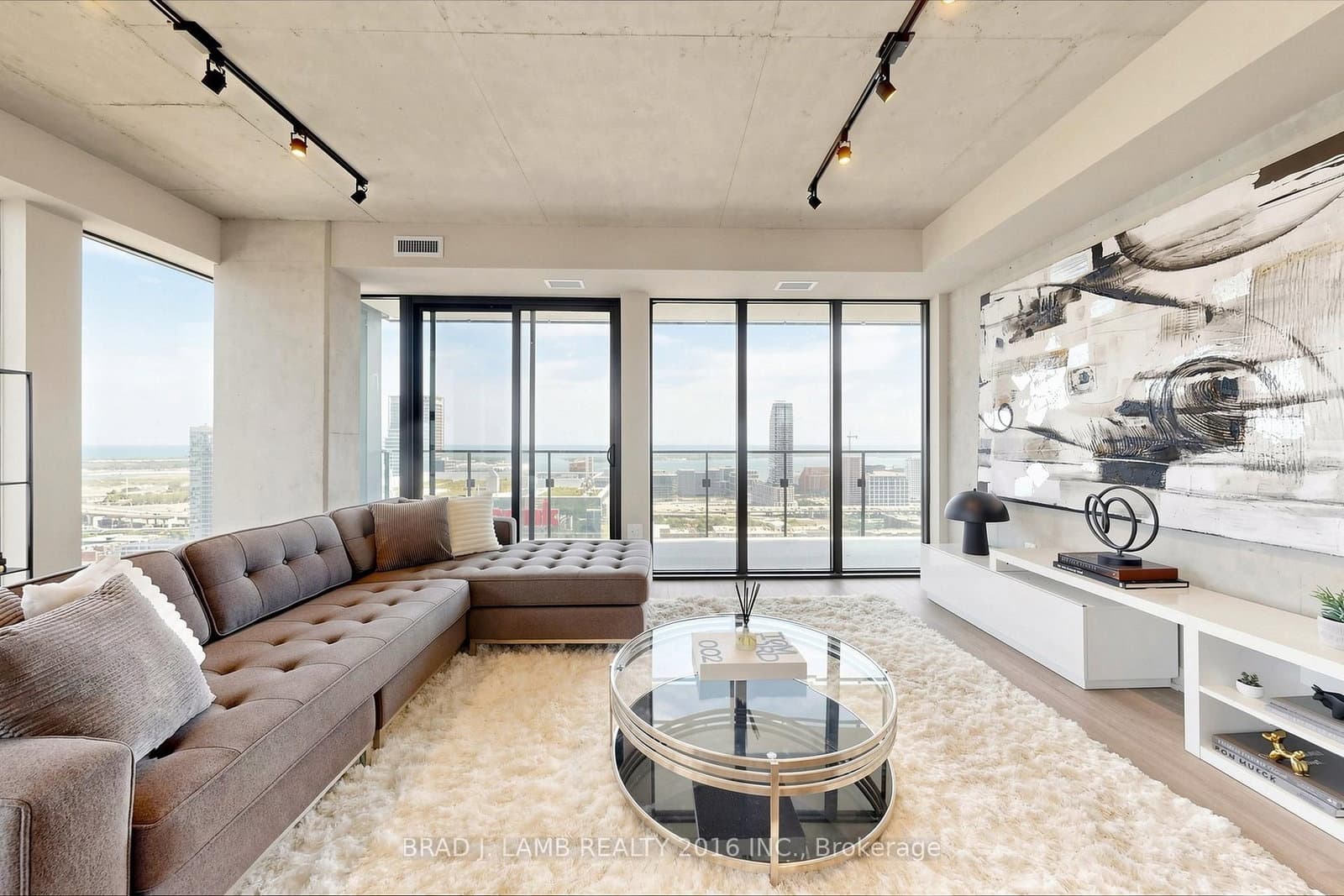 284 King Street E, Unit 2901 thumbnail 3