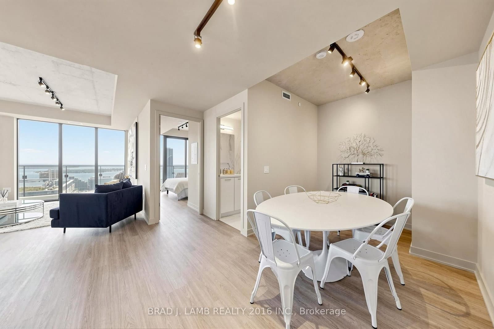284 King Street E, Unit 2901 thumbnail 4