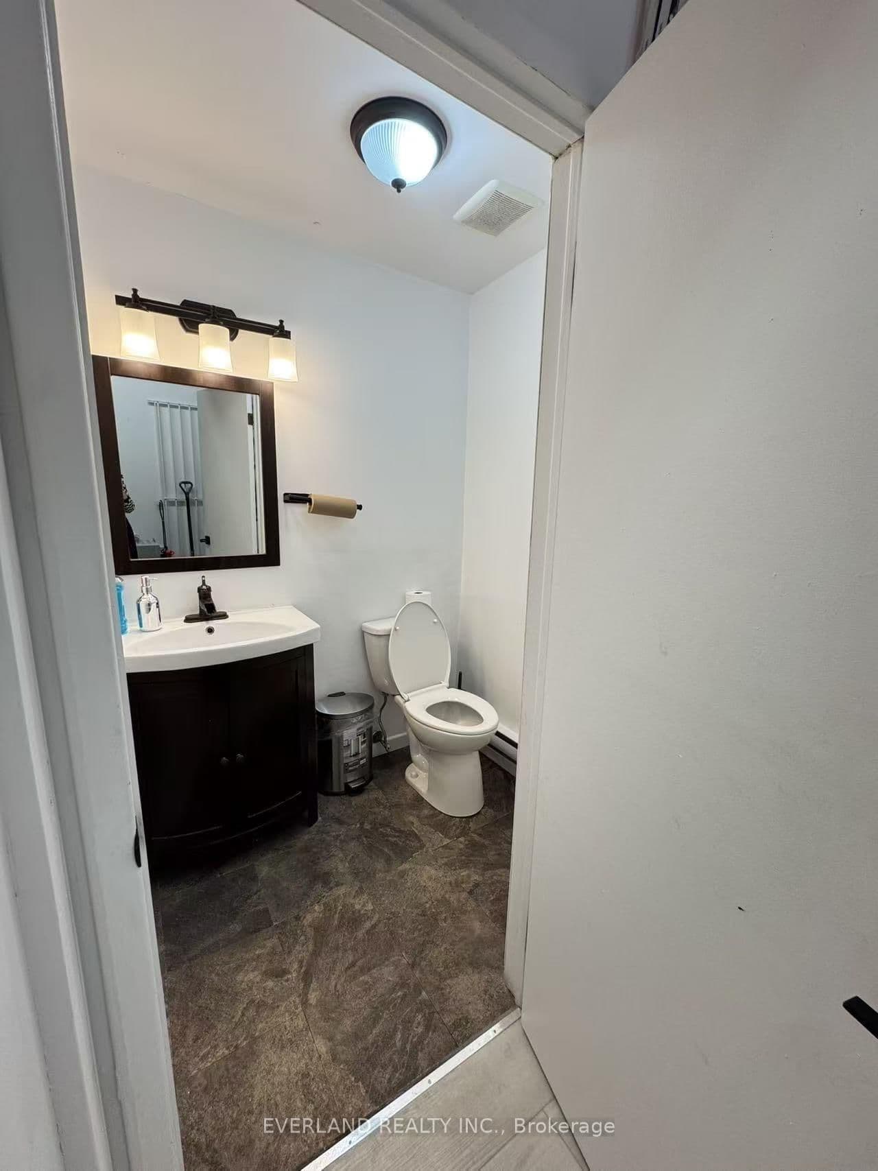 2515 Yonge Street thumbnail 13