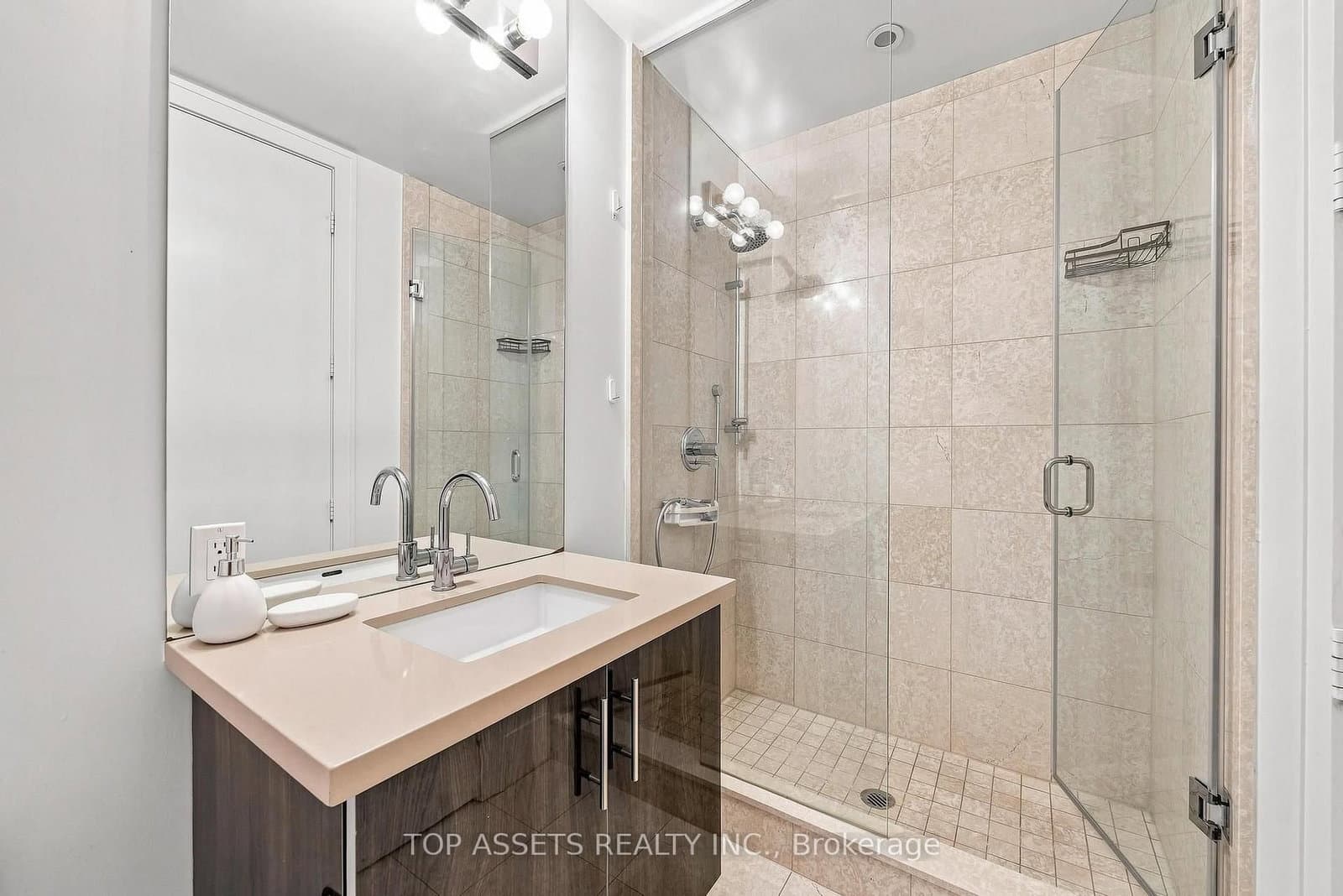 29 Queens Quay E, Unit 919 thumbnail 12