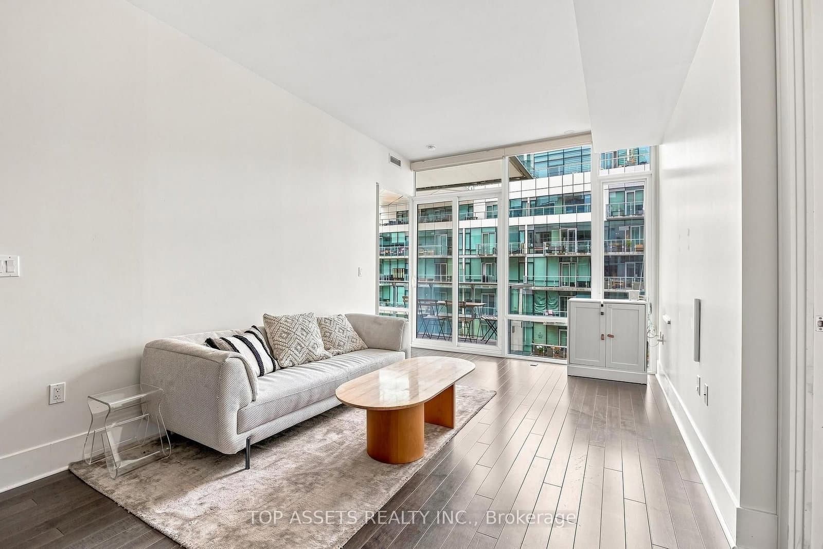 29 Queens Quay E, Unit 919 thumbnail 13