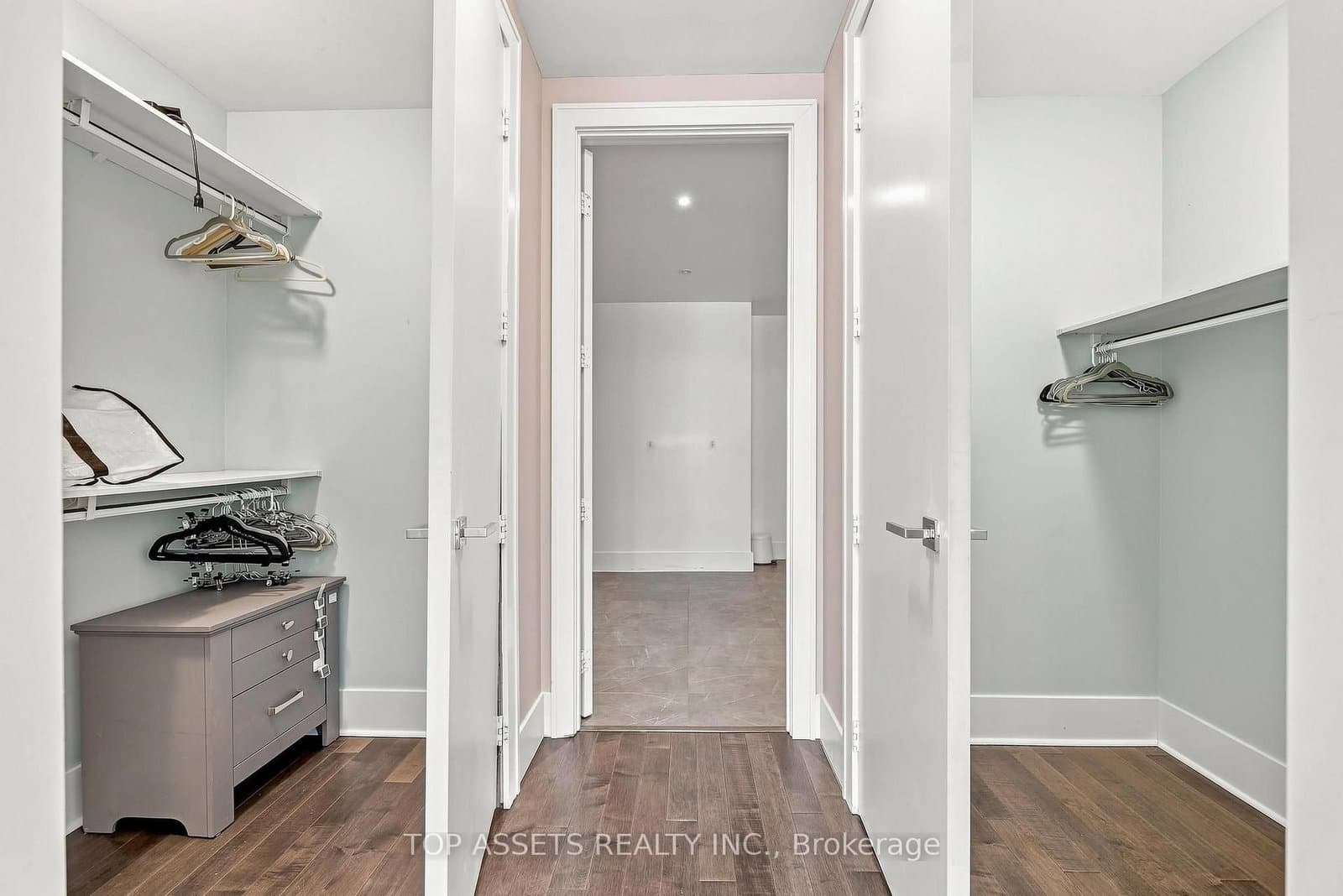 29 Queens Quay E, Unit 919 thumbnail 19