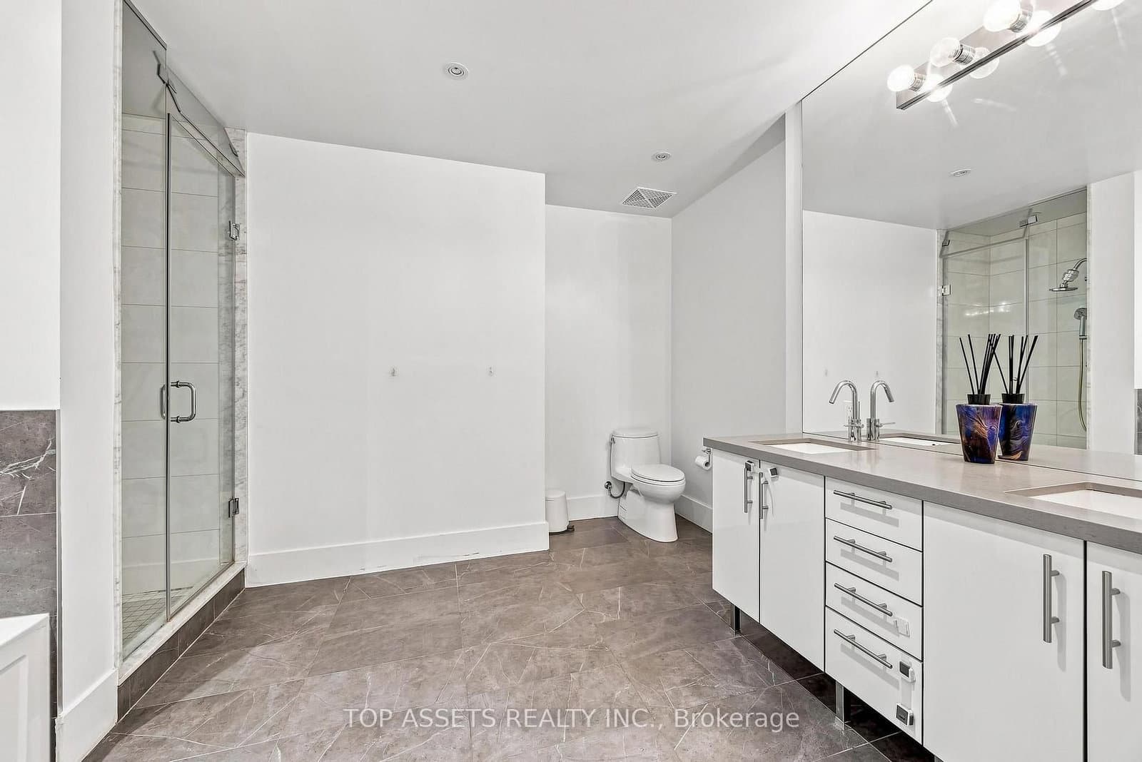 29 Queens Quay E, Unit 919 thumbnail 20