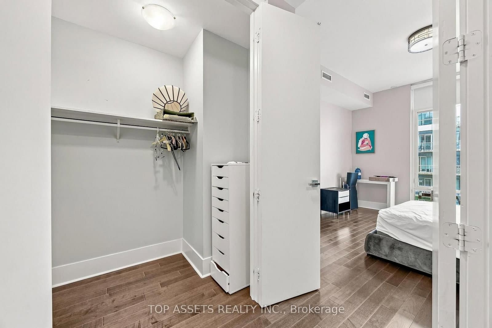 29 Queens Quay E, Unit 919 thumbnail 22