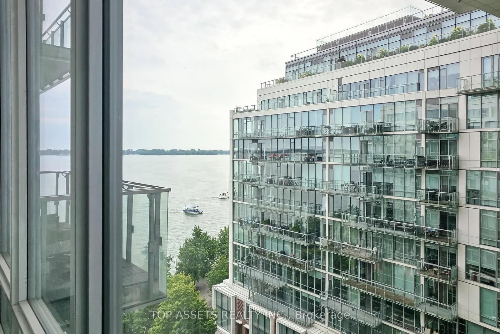 29 Queens Quay E, Unit 919 thumbnail 27