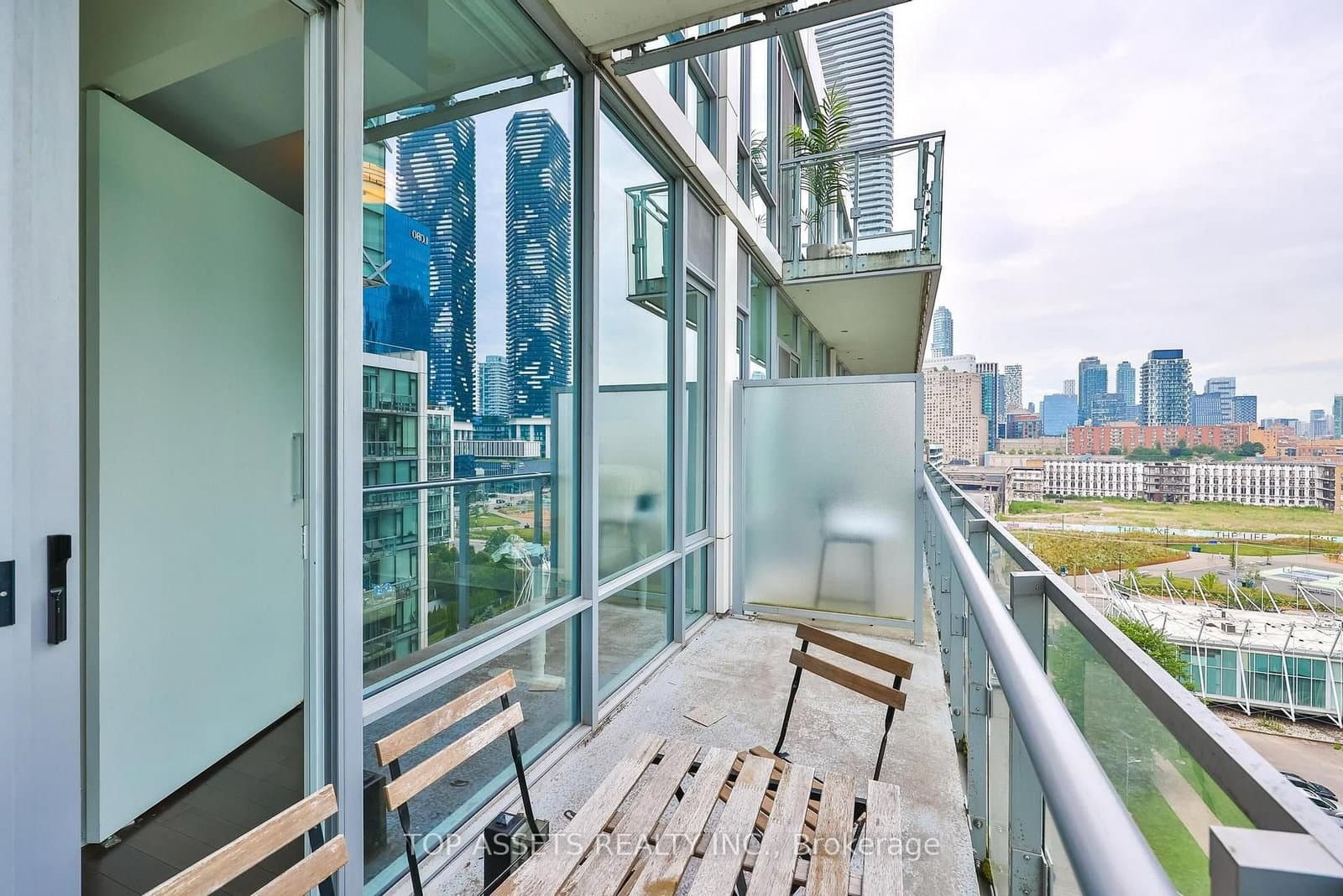 29 Queens Quay E, Unit 919 thumbnail 31