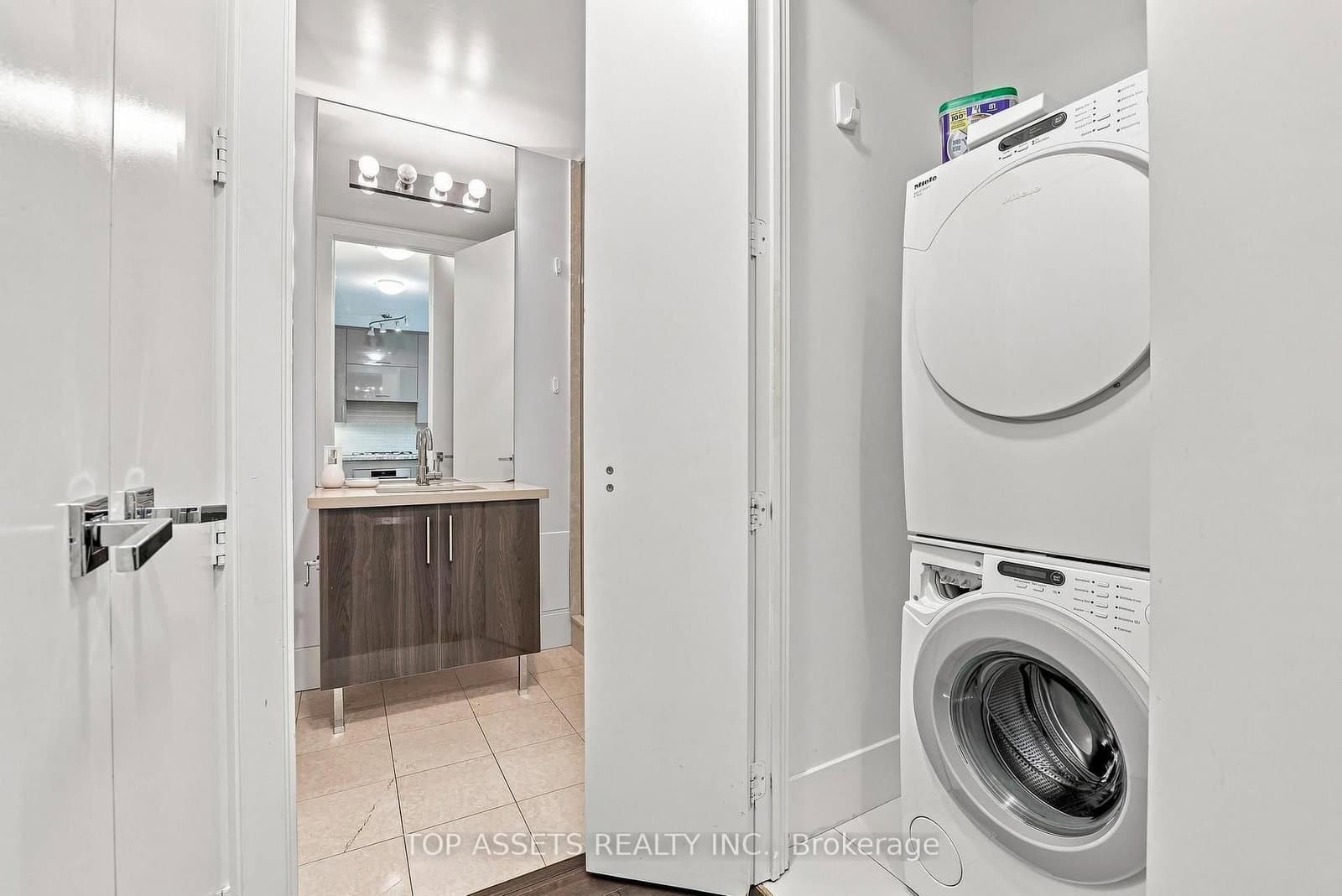 29 Queens Quay E, Unit 919 thumbnail 33