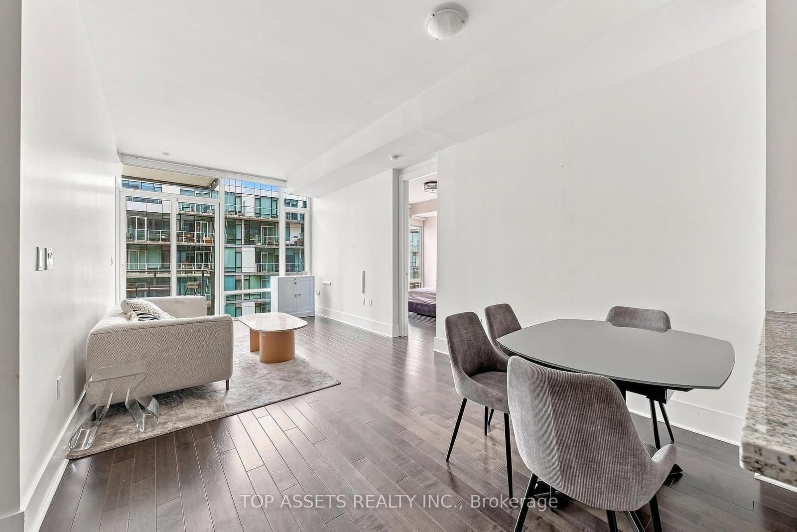 29 Queens Quay E, Unit 919 thumbnail 6