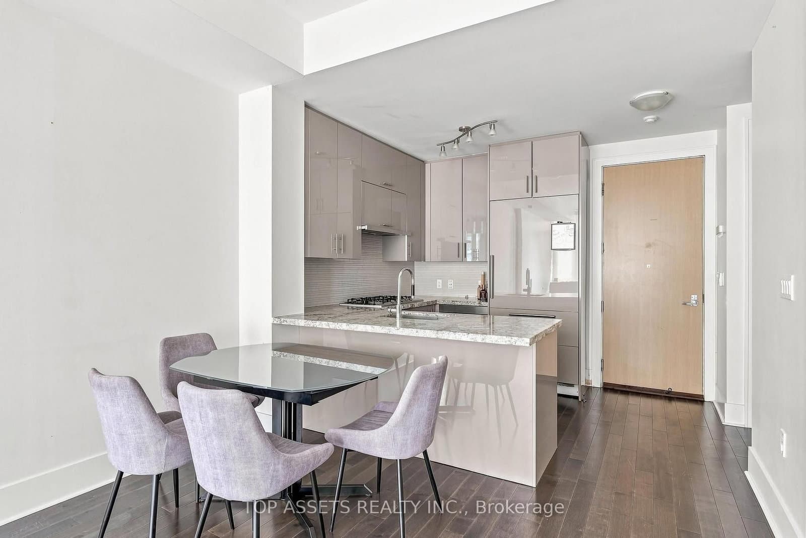29 Queens Quay E, Unit 919 thumbnail 8