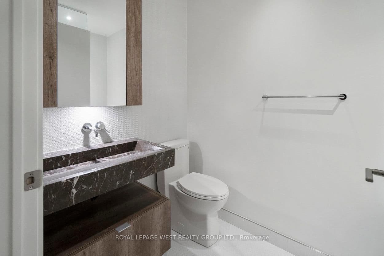 11 Yorkville Avenue, Unit 1310 thumbnail 36