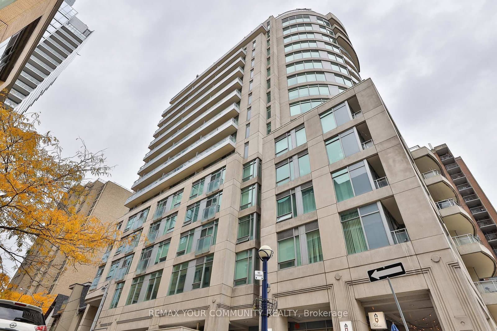 #Ph 201 - 8 Scollard Street