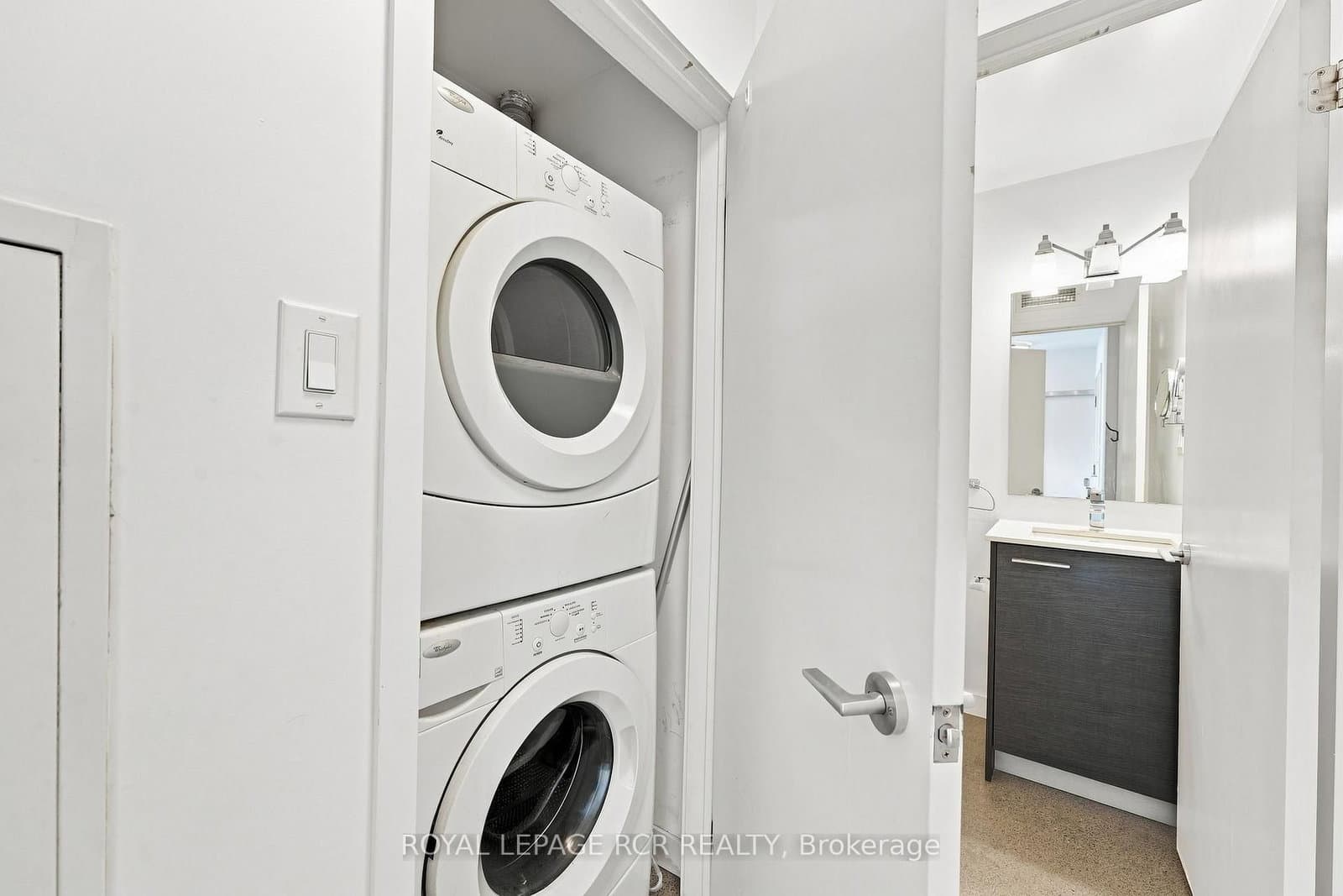 510 E King Street E, Unit 804 thumbnail 20