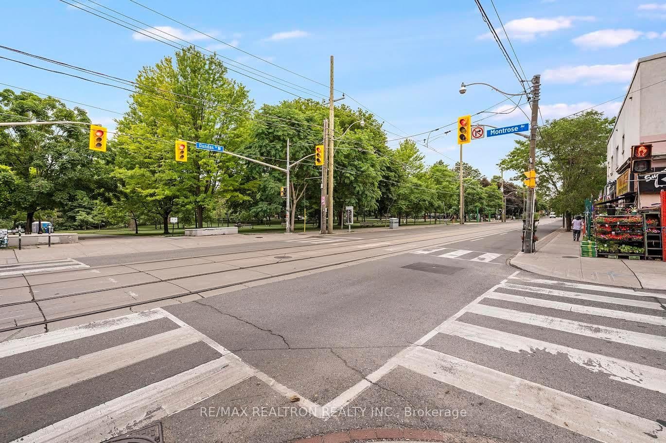 1000 Dundas Street W thumbnail 8