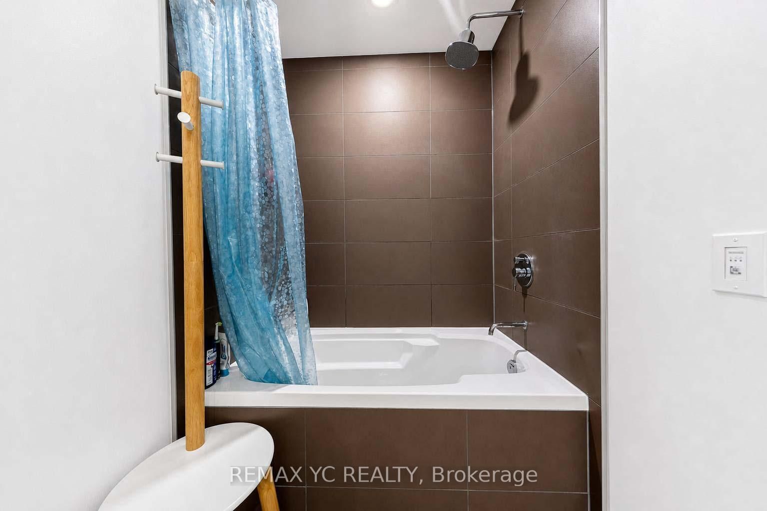 8 Hillsdale Avenue E, Unit 1540 thumbnail 12
