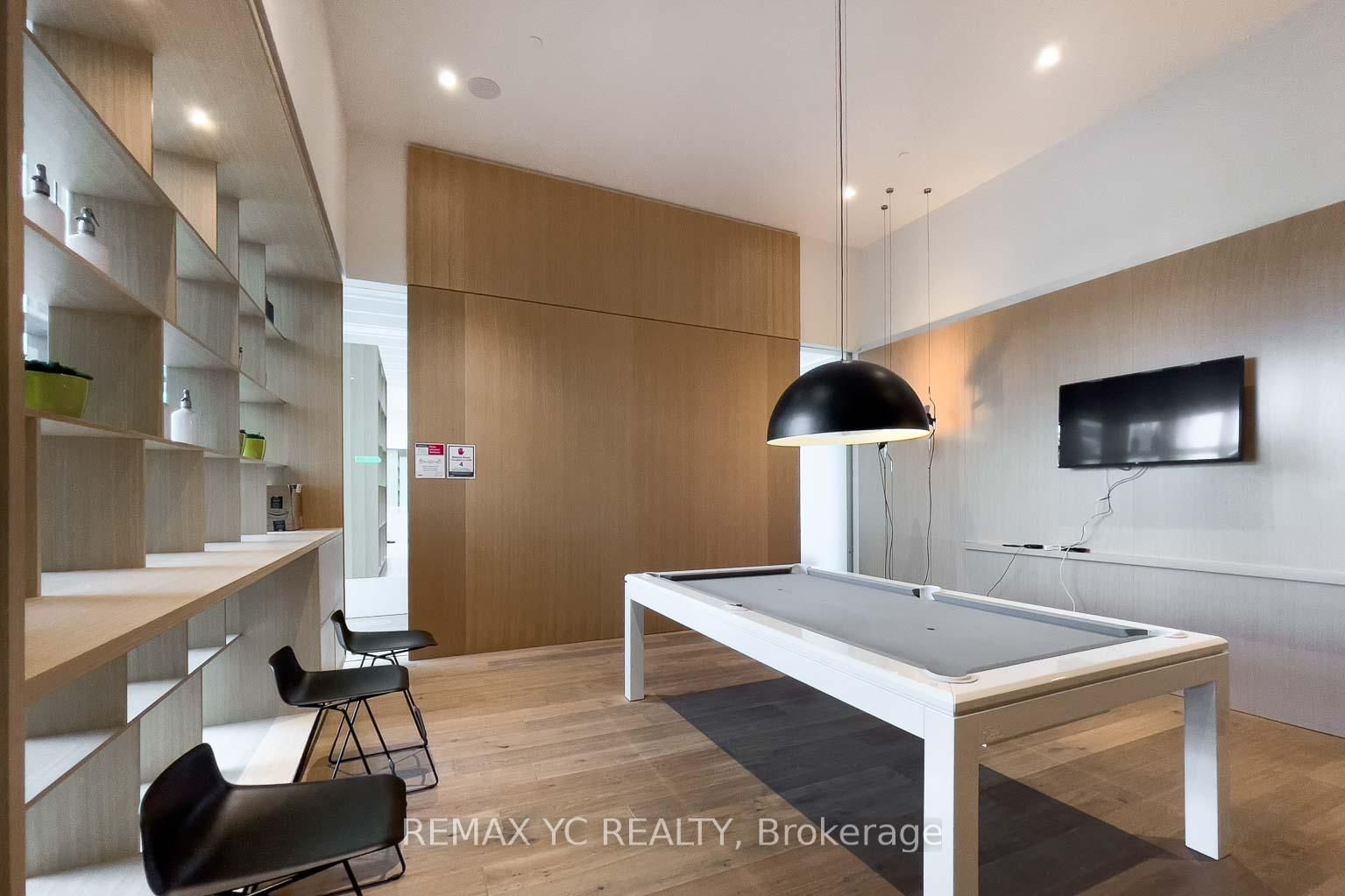 8 Hillsdale Avenue E, Unit 1540 thumbnail 27