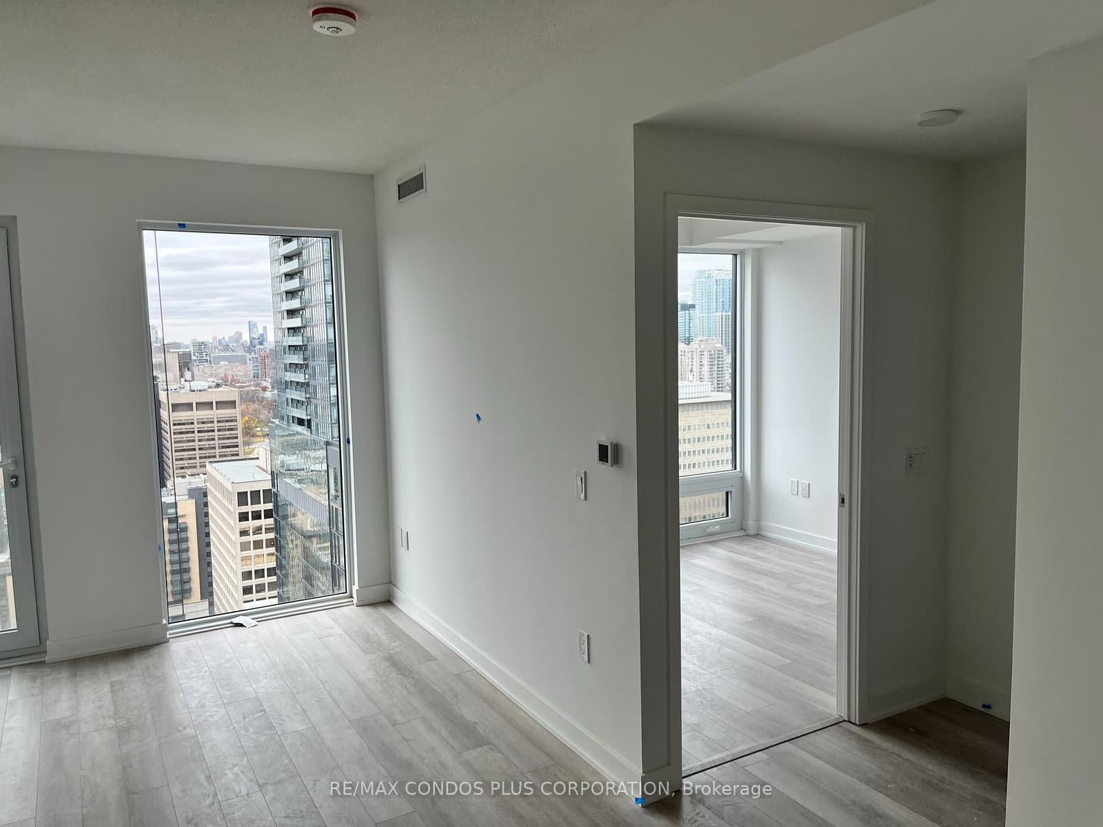 238 Simcoe Street, Unit 3302 thumbnail 7
