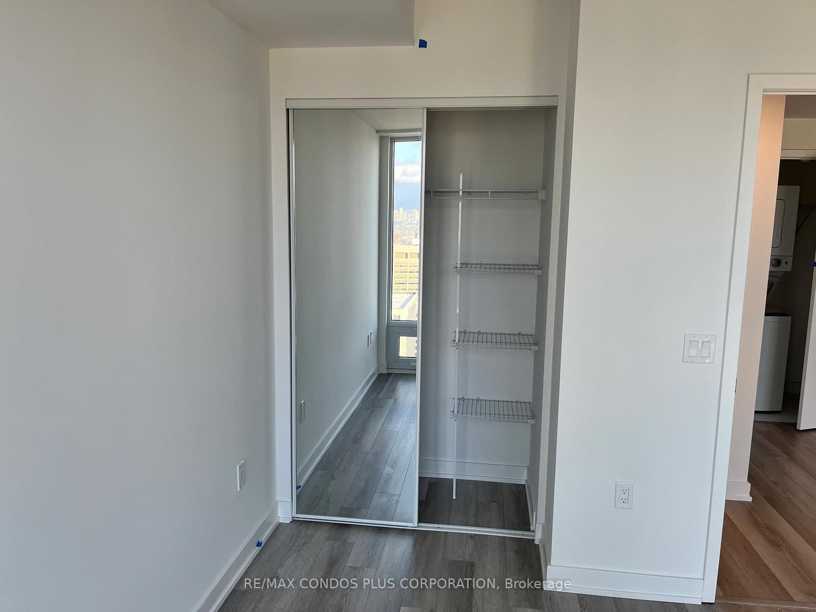 238 Simcoe Street, Unit 3302 thumbnail 8