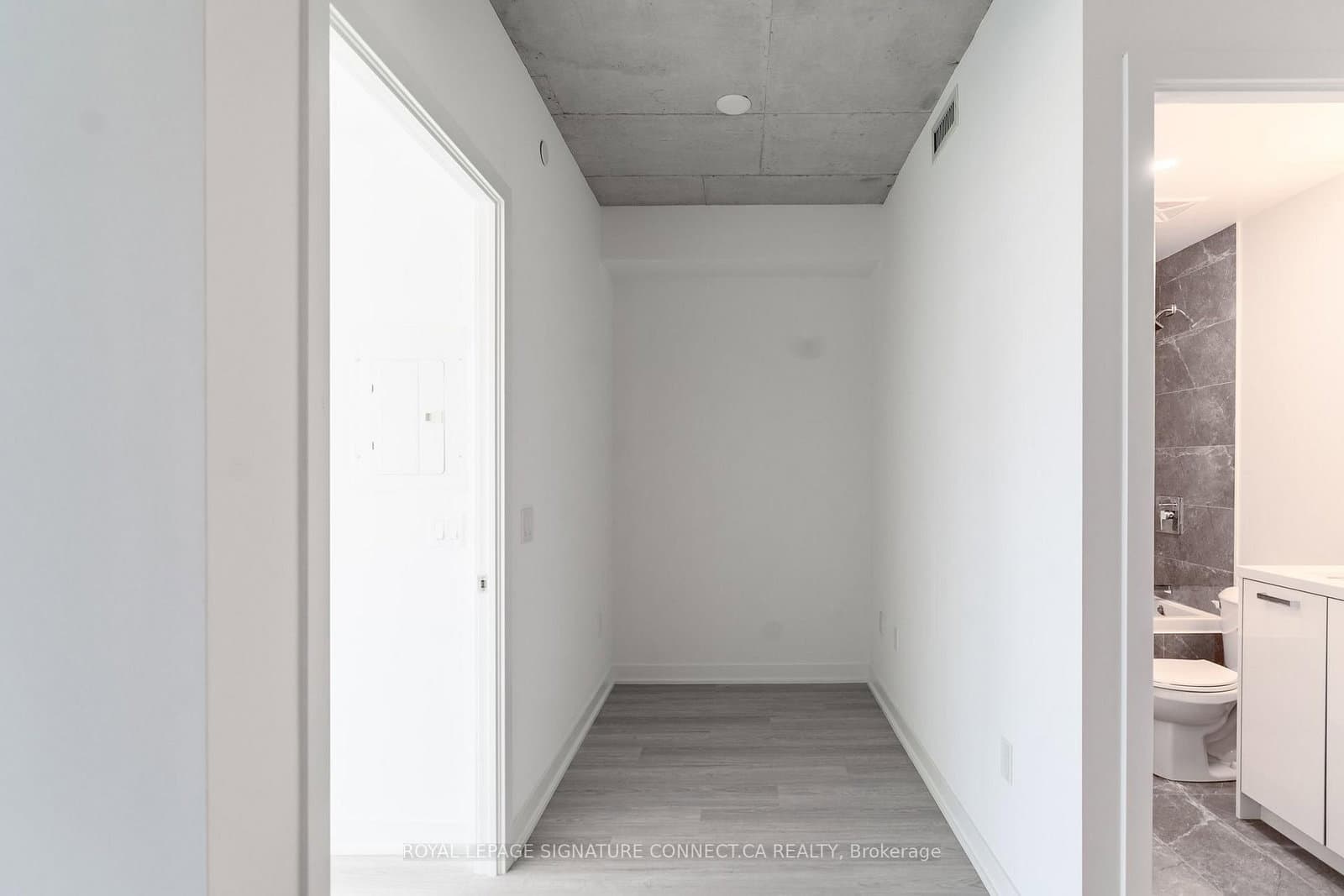 284 King Street E, Unit 2107 thumbnail 12