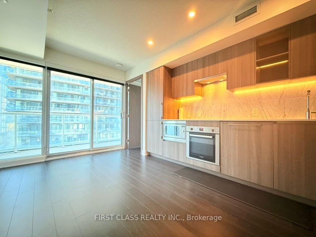 19 Bathurst Street, Unit 902 thumbnail 10
