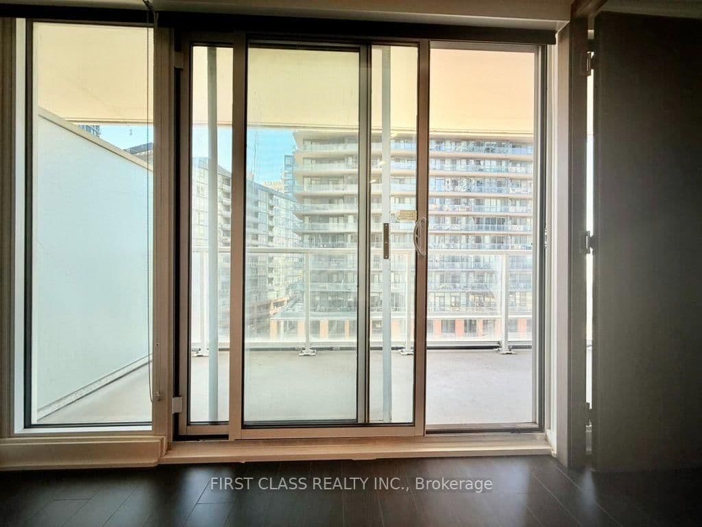 19 Bathurst Street, Unit 902 thumbnail 15