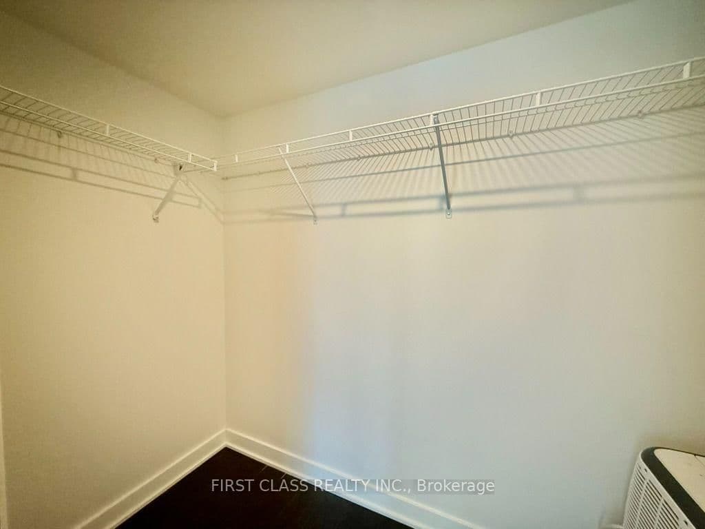 19 Bathurst Street, Unit 902 thumbnail 17