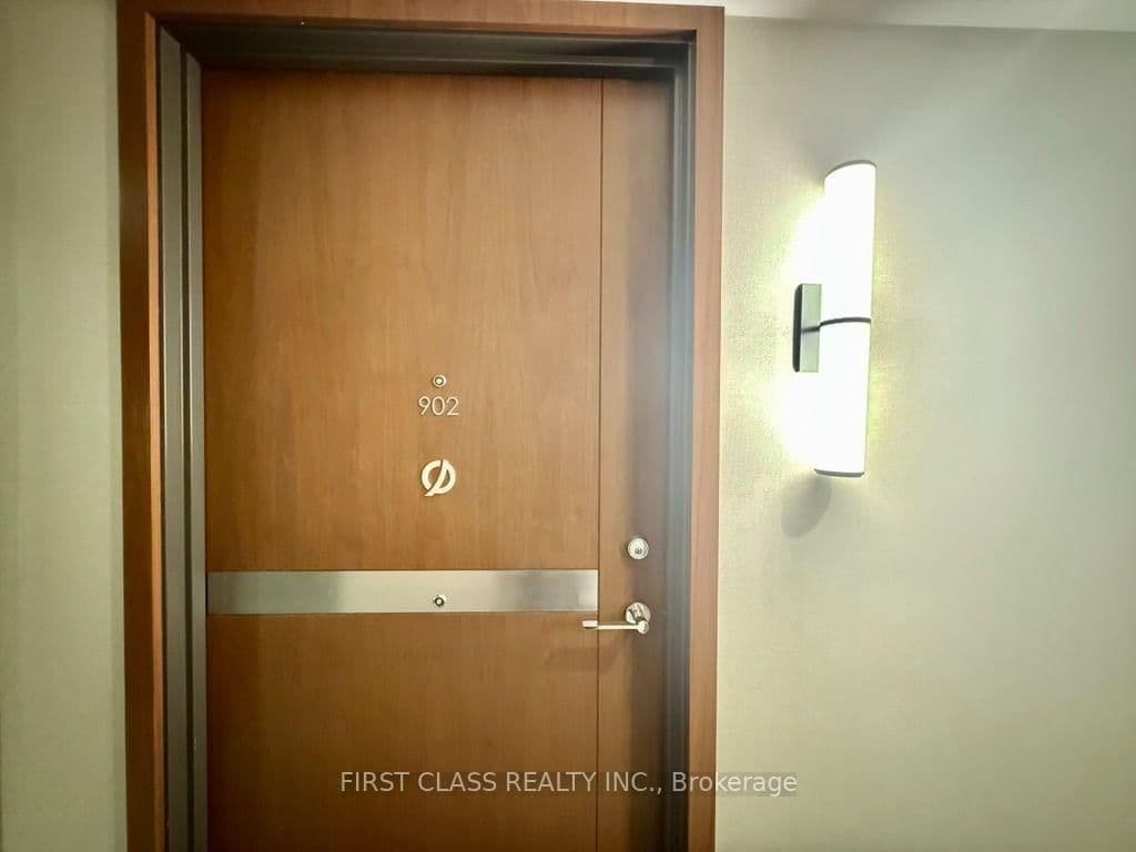 19 Bathurst Street, Unit 902 thumbnail 3