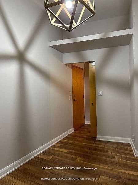 700 King Street W, Unit 904 thumbnail 5