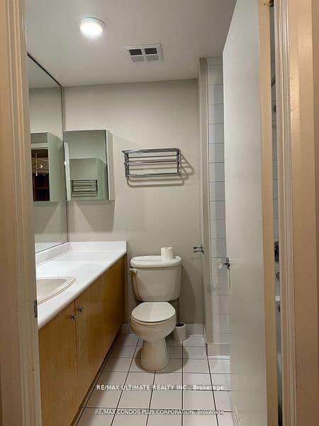 700 King Street W, Unit 904 thumbnail 6