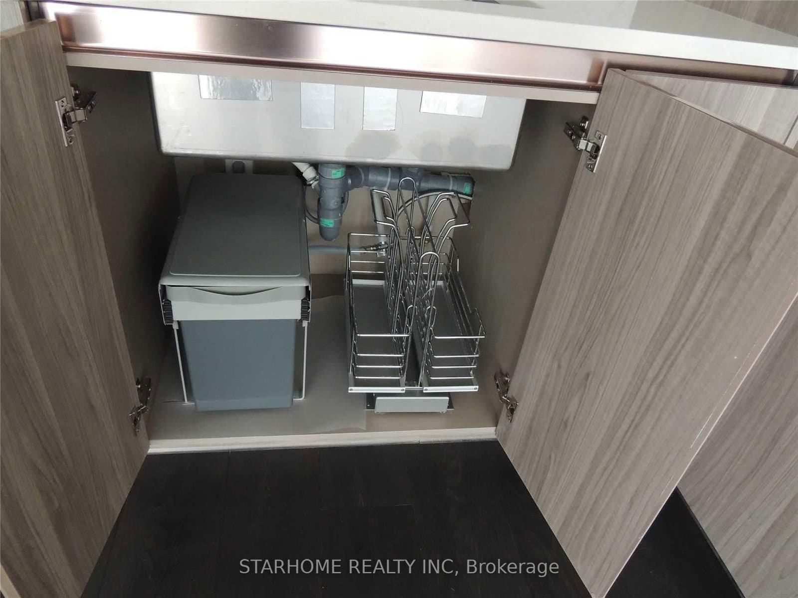 95 Mcmahon Drive, Unit 1606 thumbnail 10