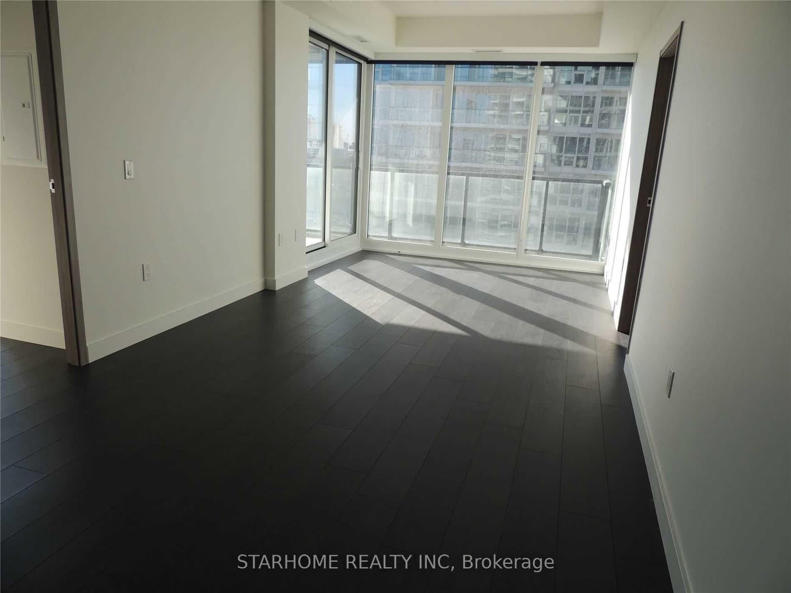 95 Mcmahon Drive, Unit 1606 thumbnail 2