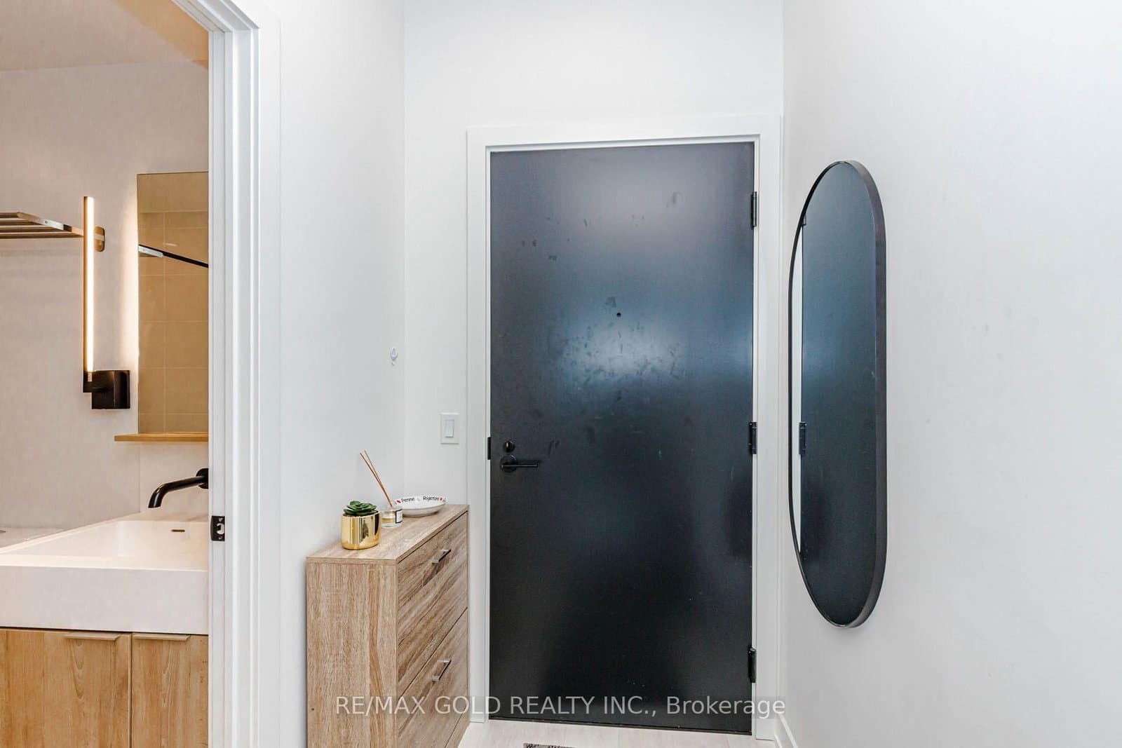 127 Broadway Avenue, Unit 1011 thumbnail 7